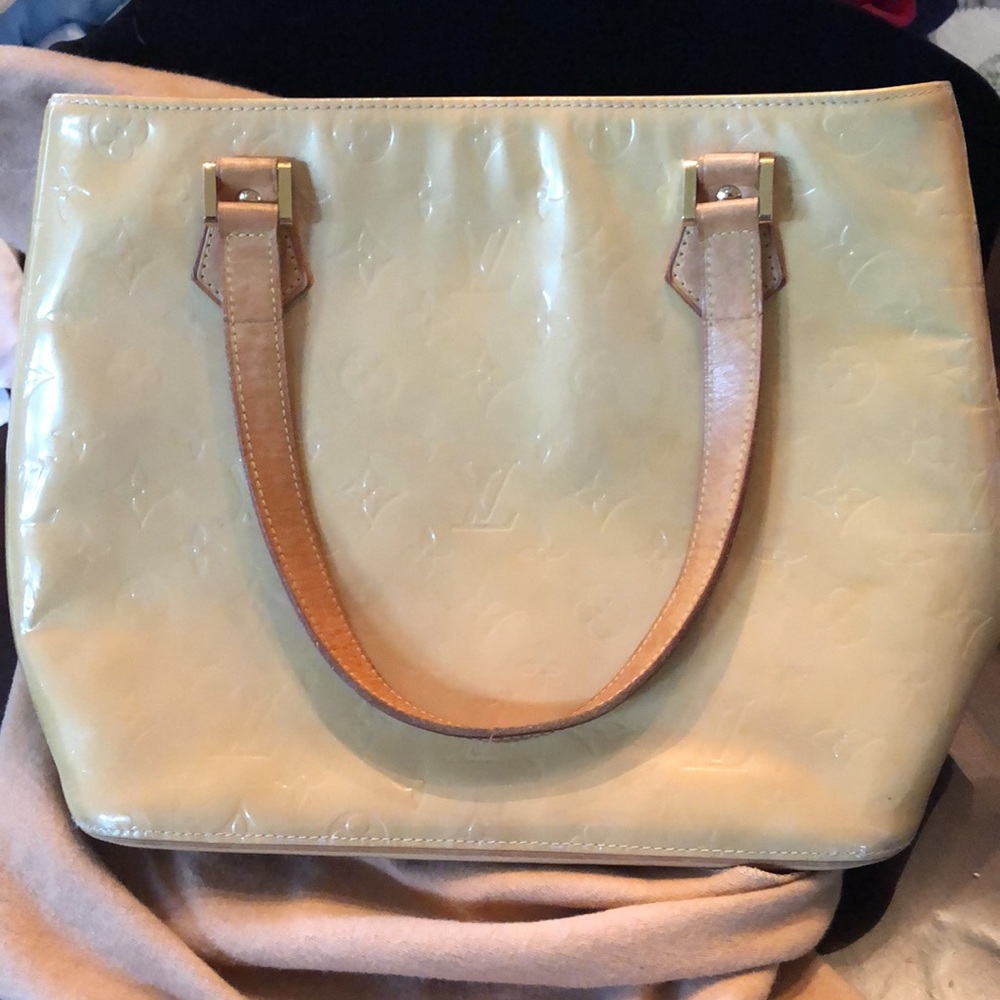 🌟Louis Vuitton VERNIS gold embossed logo patent leather + logo dust storage bag